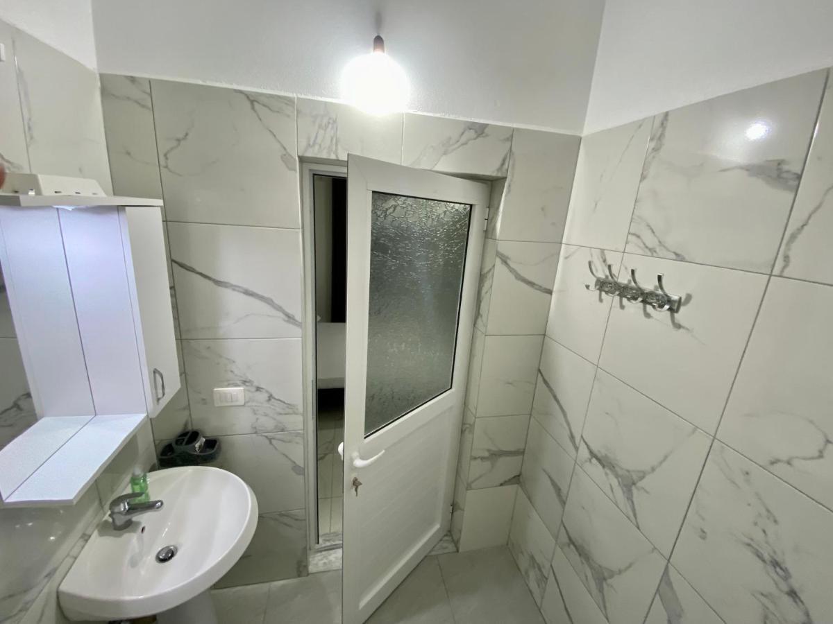 Apartmente Pamela Sarandë Exterior foto